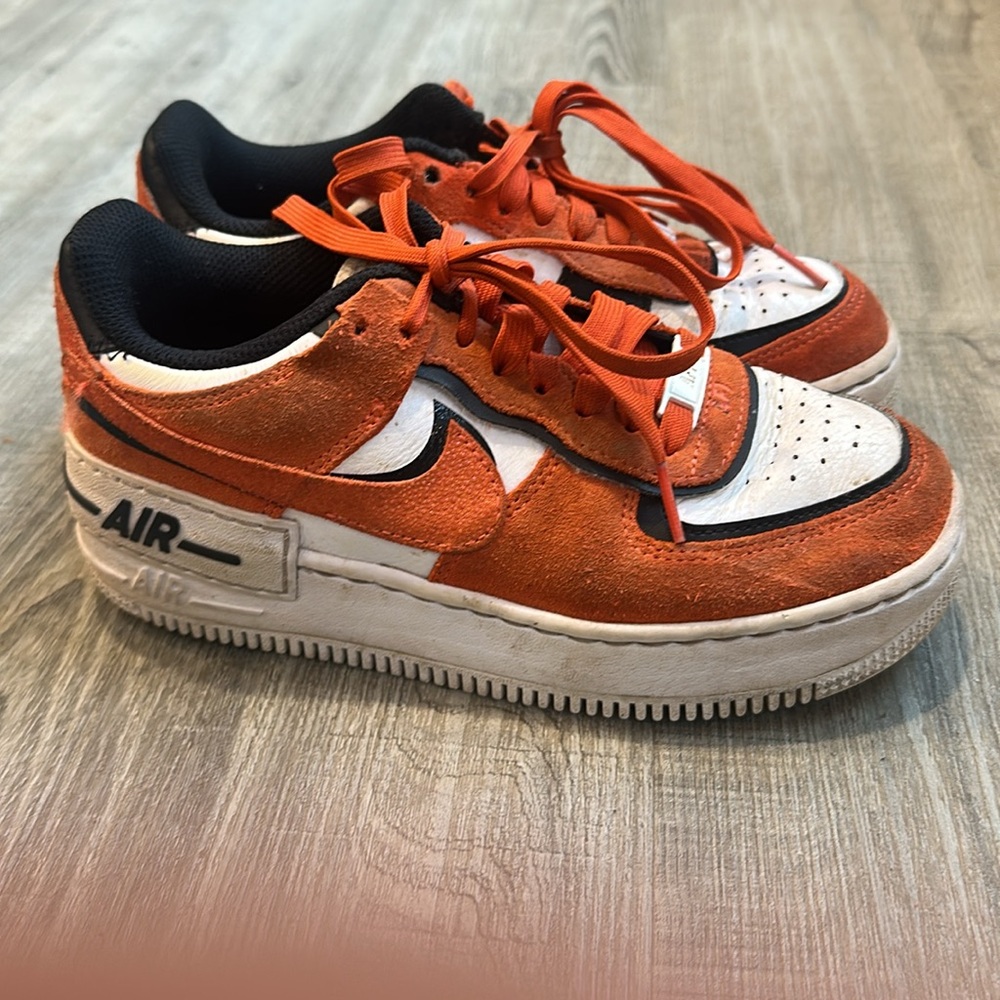 Nike Air Force 1 Kids Shoes. Good condition Size 5.5 Y